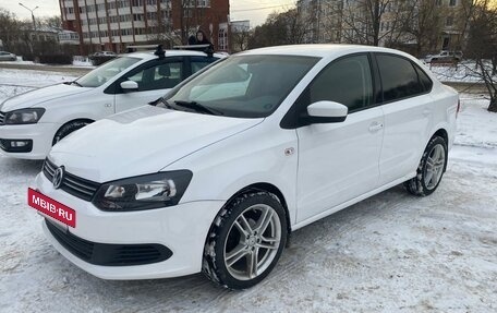 Volkswagen Polo VI (EU Market), 2011 год, 725 000 рублей, 2 фотография