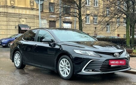 Toyota Camry, 2021 год, 2 990 000 рублей, 3 фотография