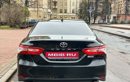 Toyota Camry, 2021 год, 2 990 000 рублей, 6 фотография