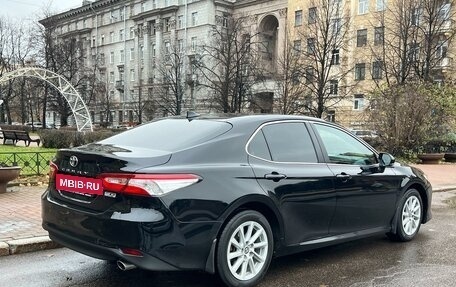 Toyota Camry, 2021 год, 2 990 000 рублей, 5 фотография