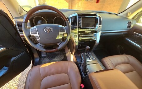 Toyota Land Cruiser 200, 2015 год, 15 000 000 рублей, 29 фотография