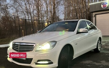 Mercedes-Benz C-Класс, 2011 год, 1 930 000 рублей, 2 фотография