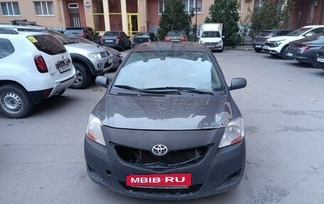 Toyota Yaris III рестайлинг, 2006 год, 485 000 рублей, 2 фотография