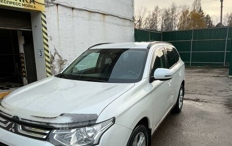 Mitsubishi Outlander III рестайлинг 3, 2013 год, 1 550 000 рублей, 1 фотография