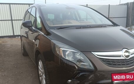 Opel Zafira C рестайлинг, 2013 год, 1 390 000 рублей, 2 фотография