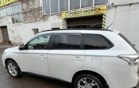 Mitsubishi Outlander III рестайлинг 3, 2013 год, 1 550 000 рублей, 8 фотография