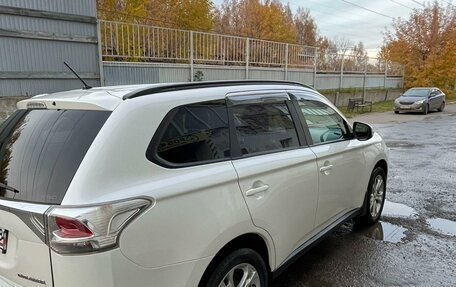 Mitsubishi Outlander III рестайлинг 3, 2013 год, 1 550 000 рублей, 5 фотография