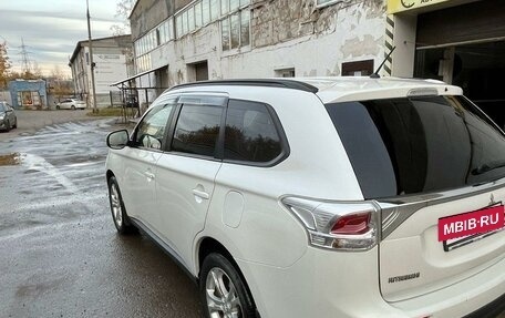 Mitsubishi Outlander III рестайлинг 3, 2013 год, 1 550 000 рублей, 7 фотография