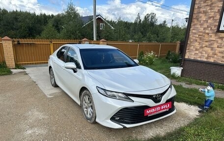 Toyota Camry, 2018 год, 2 440 000 рублей, 9 фотография