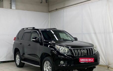 Toyota Land Cruiser Prado 150 рестайлинг 2, 2011 год, 3 465 000 рублей, 3 фотография