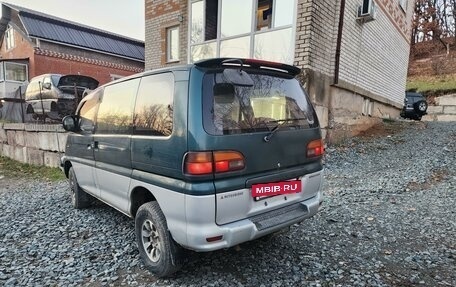 Mitsubishi Delica IV, 1996 год, 650 000 рублей, 2 фотография