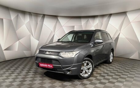 Mitsubishi Outlander III рестайлинг 3, 2013 год, 1 055 000 рублей, 1 фотография