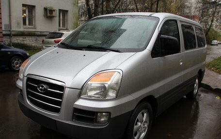 Hyundai Starex I рестайлинг, 2004 год, 695 000 рублей, 3 фотография