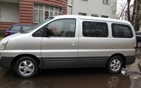 Hyundai Starex I рестайлинг, 2004 год, 695 000 рублей, 4 фотография