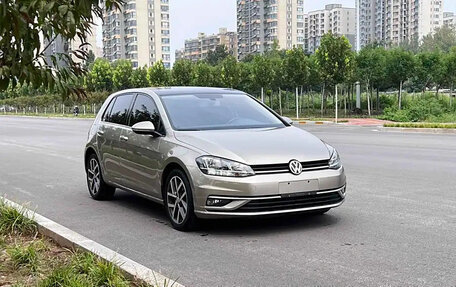 Volkswagen Golf VII, 2021 год, 1 650 000 рублей, 2 фотография