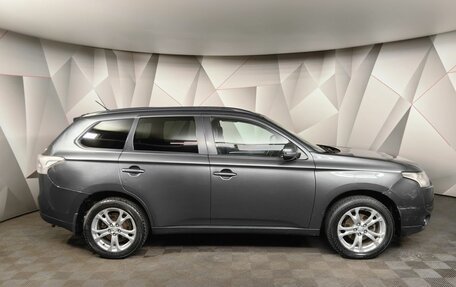 Mitsubishi Outlander III рестайлинг 3, 2013 год, 1 055 000 рублей, 6 фотография