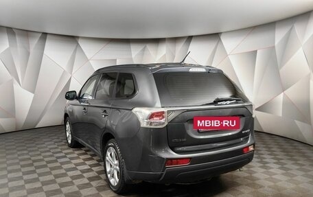 Mitsubishi Outlander III рестайлинг 3, 2013 год, 1 055 000 рублей, 4 фотография