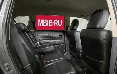 Mitsubishi Outlander III рестайлинг 3, 2013 год, 1 055 000 рублей, 11 фотография