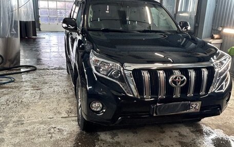 Toyota Land Cruiser Prado 150 рестайлинг 2, 2015 год, 3 650 000 рублей, 1 фотография