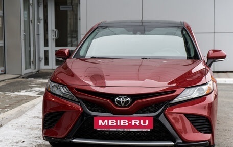 Toyota Camry, 2019 год, 3 315 000 рублей, 2 фотография