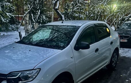 Renault Logan II, 2018 год, 1 450 000 рублей, 2 фотография