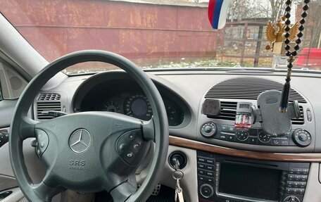 Mercedes-Benz E-Класс, 2003 год, 900 000 рублей, 10 фотография