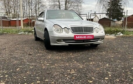 Mercedes-Benz E-Класс, 2003 год, 900 000 рублей, 5 фотография