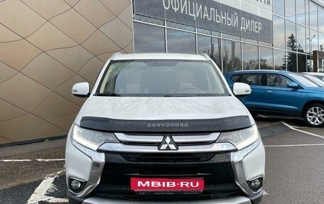 Mitsubishi Outlander III рестайлинг 3, 2017 год, 1 940 000 рублей, 2 фотография