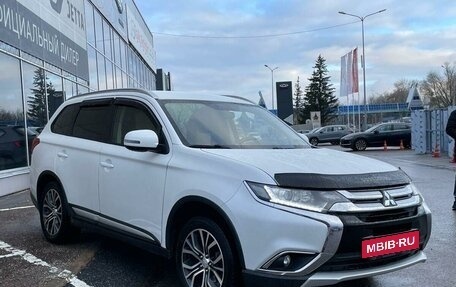 Mitsubishi Outlander III рестайлинг 3, 2017 год, 1 940 000 рублей, 3 фотография