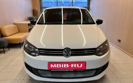 Volkswagen Polo VI (EU Market), 2013 год, 950 000 рублей, 2 фотография