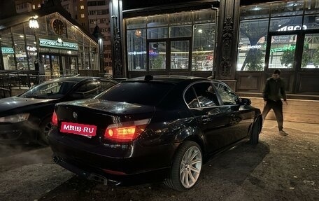 BMW 5 серия, 2004 год, 799 999 рублей, 2 фотография