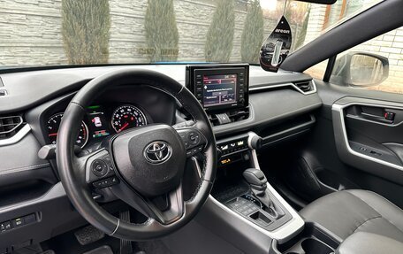 Toyota RAV4, 2020 год, 3 100 000 рублей, 11 фотография