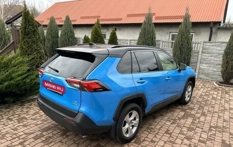 Toyota RAV4, 2020 год, 3 100 000 рублей, 6 фотография