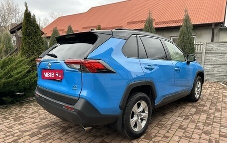 Toyota RAV4, 2020 год, 3 100 000 рублей, 4 фотография