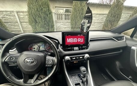 Toyota RAV4, 2020 год, 3 100 000 рублей, 10 фотография