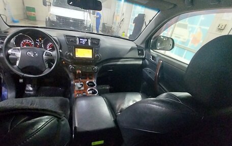 Toyota Highlander III, 2011 год, 2 050 000 рублей, 6 фотография