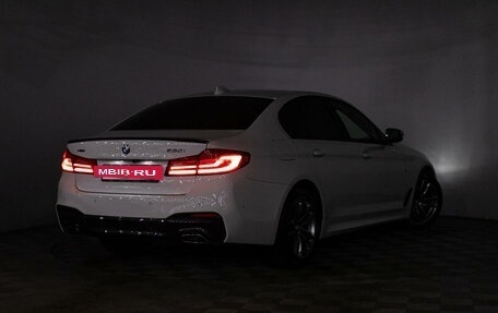 BMW 5 серия, 2019 год, 4 499 000 рублей, 32 фотография