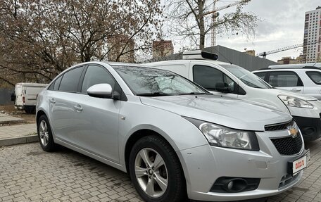 Chevrolet Cruze II, 2010 год, 970 000 рублей, 2 фотография