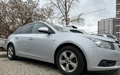 Chevrolet Cruze II, 2010 год, 970 000 рублей, 7 фотография