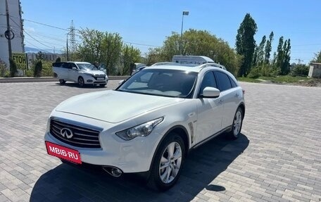 Infiniti QX70, 2013 год, 2 700 000 рублей, 7 фотография