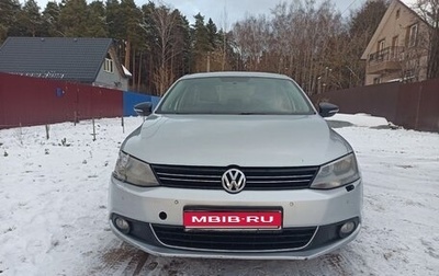 Volkswagen Jetta VI, 2013 год, 900 000 рублей, 1 фотография