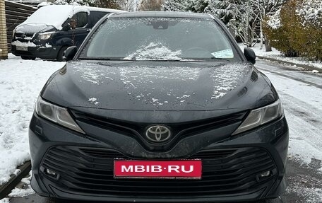 Toyota Camry, 2018 год, 2 620 000 рублей, 1 фотография