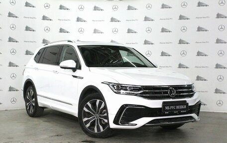 Volkswagen Tiguan II, 2023 год, 5 000 000 рублей, 3 фотография