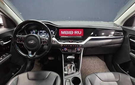 KIA Niro I, 2021 год, 2 600 000 рублей, 7 фотография