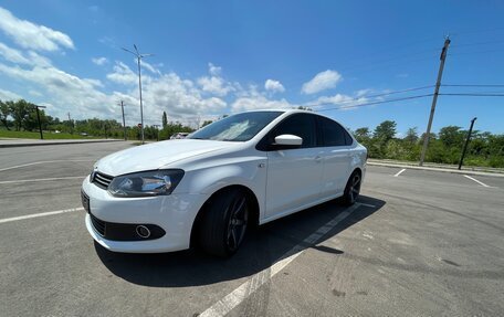 Volkswagen Polo VI (EU Market), 2015 год, 1 050 000 рублей, 2 фотография