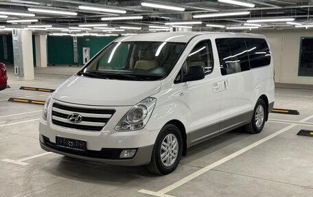 Hyundai H-1 II рестайлинг, 2015 год, 2 449 000 рублей, 3 фотография