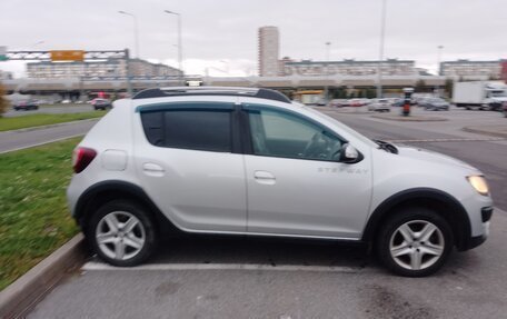 Renault Sandero II рестайлинг, 2017 год, 930 000 рублей, 2 фотография