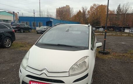 Citroen C4 Picasso II рестайлинг, 2013 год, 750 000 рублей, 2 фотография