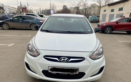 Hyundai Solaris II рестайлинг, 2012 год, 980 000 рублей, 5 фотография