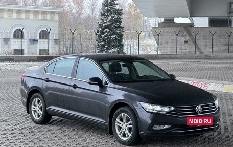 Volkswagen Passat B8 рестайлинг, 2021 год, 3 080 000 рублей, 24 фотография